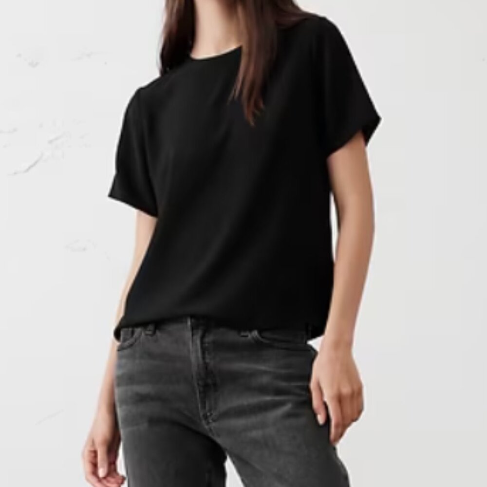 NWOT Banana Republic Factory Classic Crew Neck Shirt, Black, Size Medium